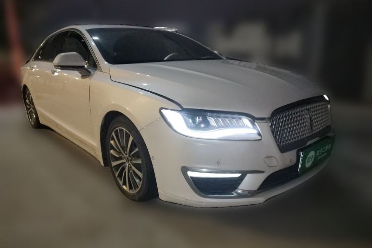 Used Lincoln MKZ 2018 2.0T Premium Edition Front Right 45 Deg