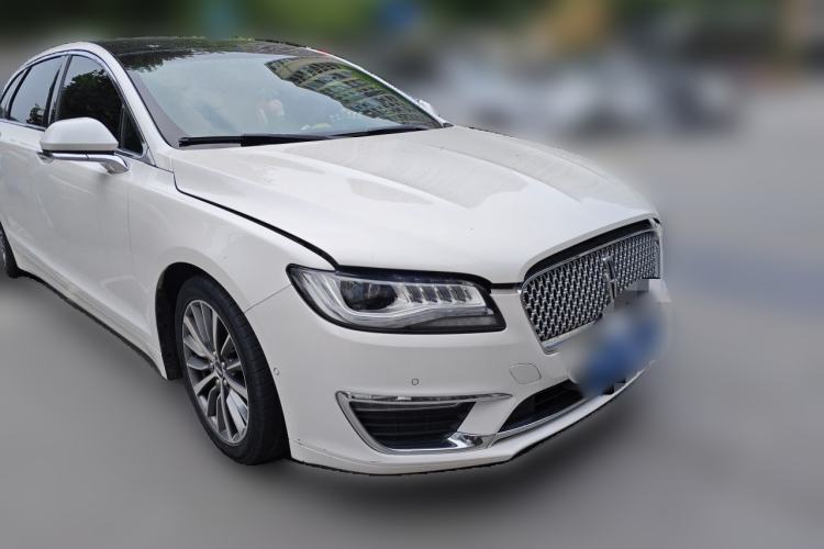 Used Lincoln MKZ 2018 2.0T Luxury Edition Front Right 45 Deg