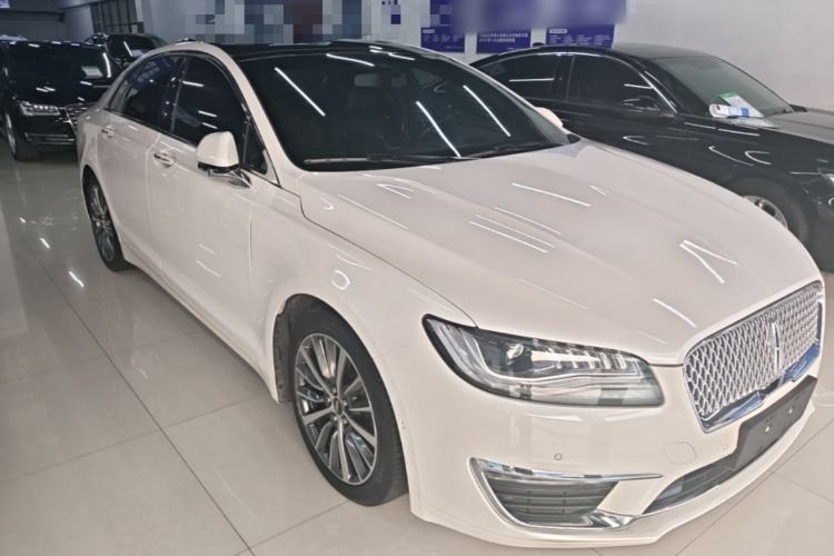 Used Lincoln MKZ 2018 2.0T Luxury Edition Front Right 45 Deg