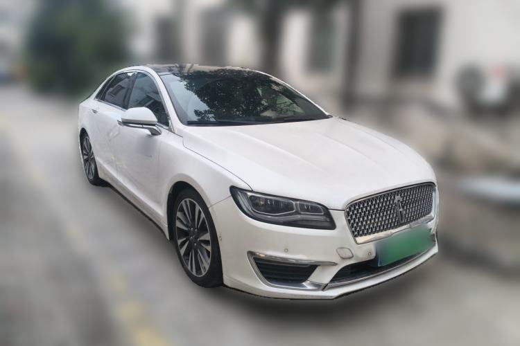 Used Lincoln MKZ 2018 2.0H Hybrid Deluxe Edition Front Right 45 Deg