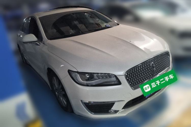 Used Lincoln MKZ 2018 2.0T Premium Edition Front Right 45 Deg