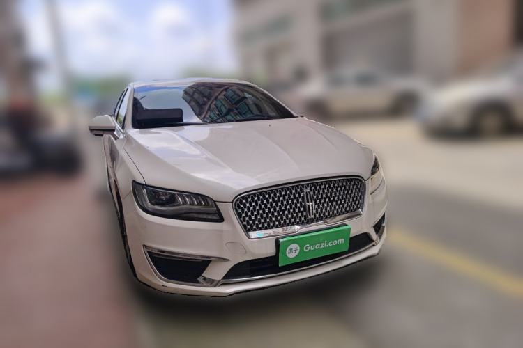 Used Lincoln MKZ 2018 2.0T Premium Edition Front Right 45 Deg
