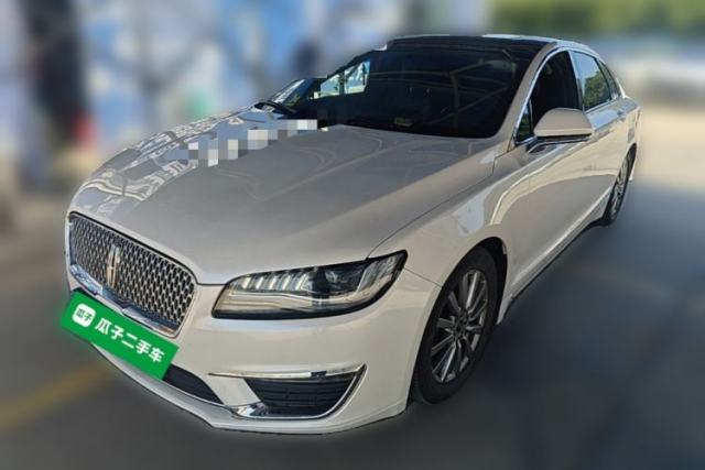 Ojetý Lincoln MKZ 2018 2.0T Premium Edition