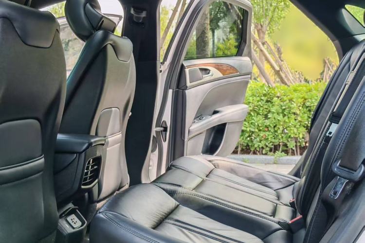 Used Lincoln MKZ 2018 2.0T Premium Edition Interior 2