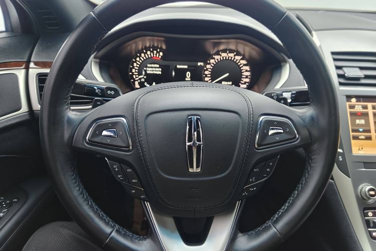 Used Lincoln MKZ 2018 2.0T Premium Edition Interior 3