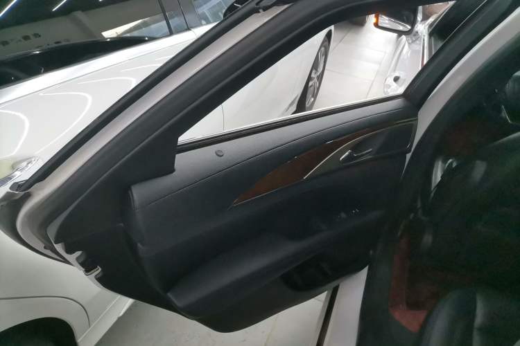 Used Lincoln MKZ 2018 2.0T Premium Edition Interior 7