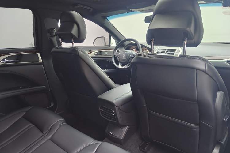 Used Lincoln MKZ 2018 2.0T Premium Edition Interior 9