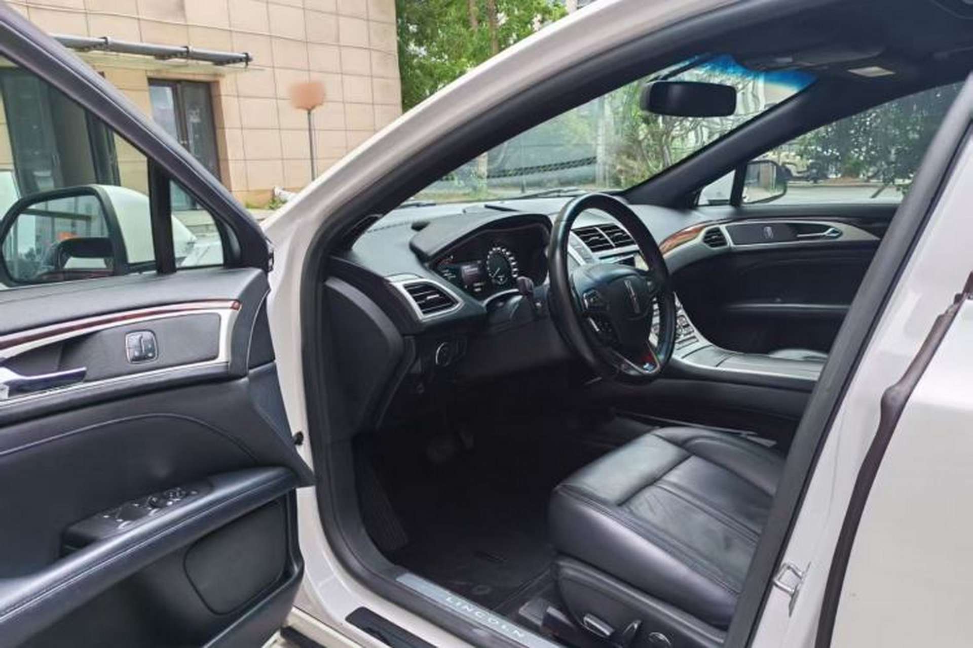 Used Lincoln MKZ 2018 2.0T Premium Edition Left Front Seat