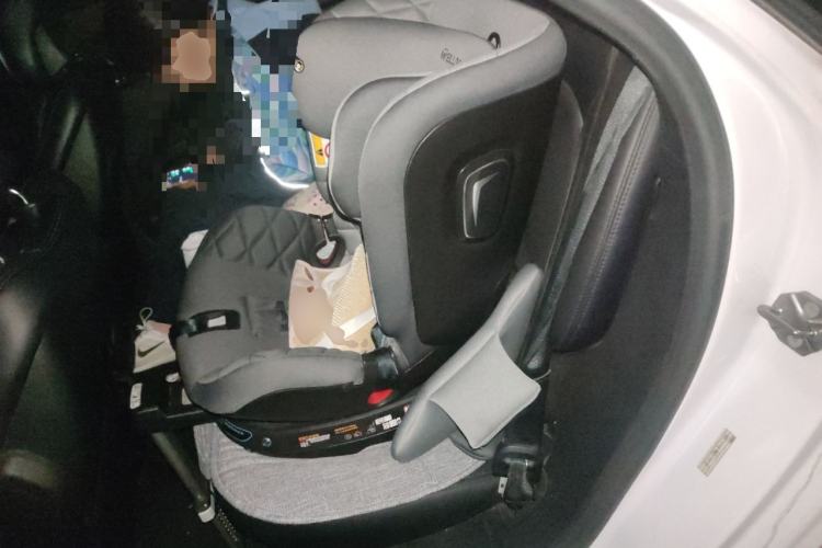 Used Lincoln MKZ 2018 2.0T Premium Edition Left Rear Seat