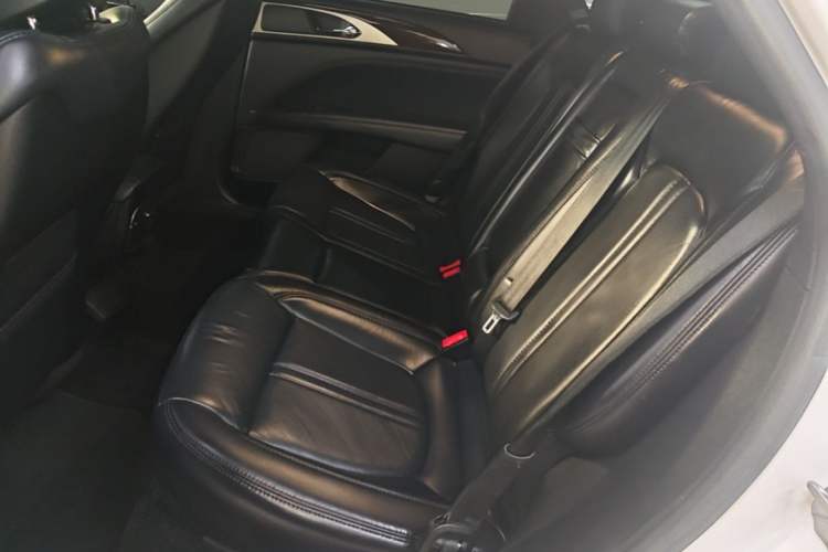 Used Lincoln MKZ 2018 2.0T Luxury Edition Left Rear Seat