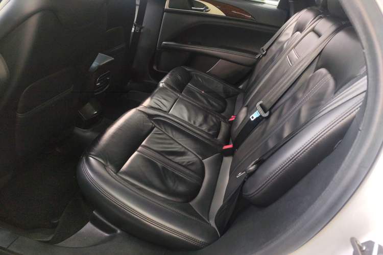Used Lincoln MKZ 2018 2.0T Premium Edition Left Rear Seat