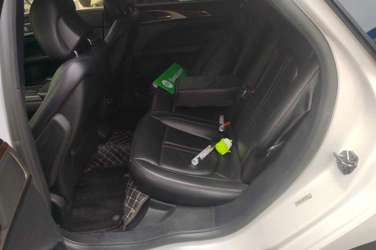 Used Lincoln MKZ 2018 2.0T Premium Edition Left Rear Seat