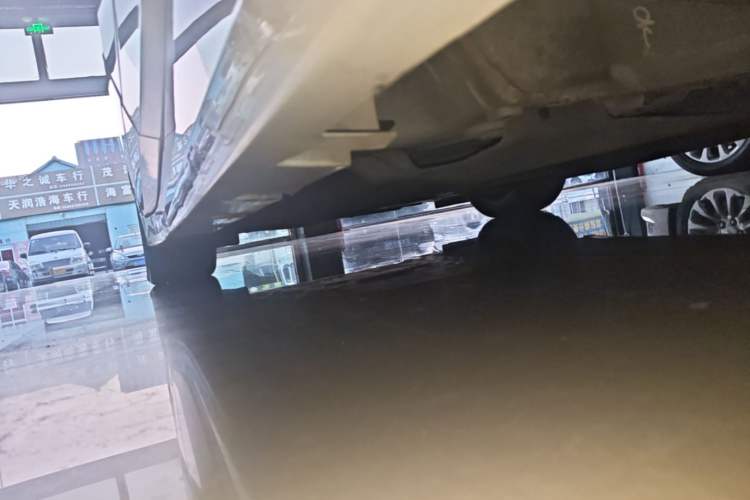 Used Lincoln MKZ 2018 2.0T Luxury Edition Left Side Sill