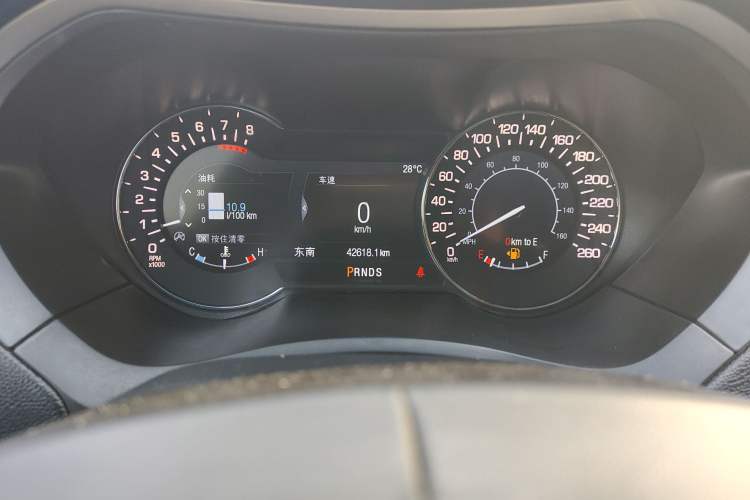 Used Lincoln MKZ 2018 2.0T Premium Edition Odometer Close Up