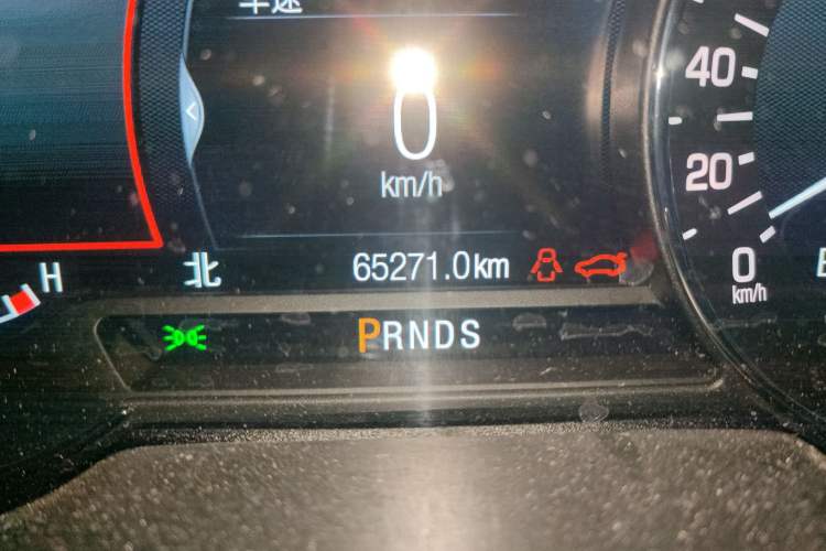 Used Lincoln MKZ 2018 2.0T Premium Edition Odometer Close Up