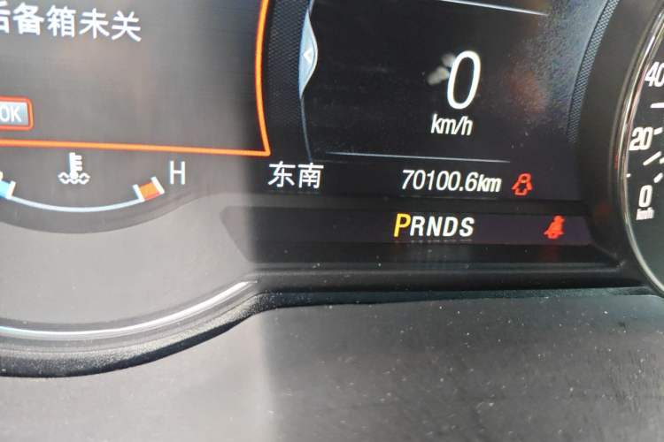 Used Lincoln MKZ 2018 2.0T Luxury Edition Odometer Close Up