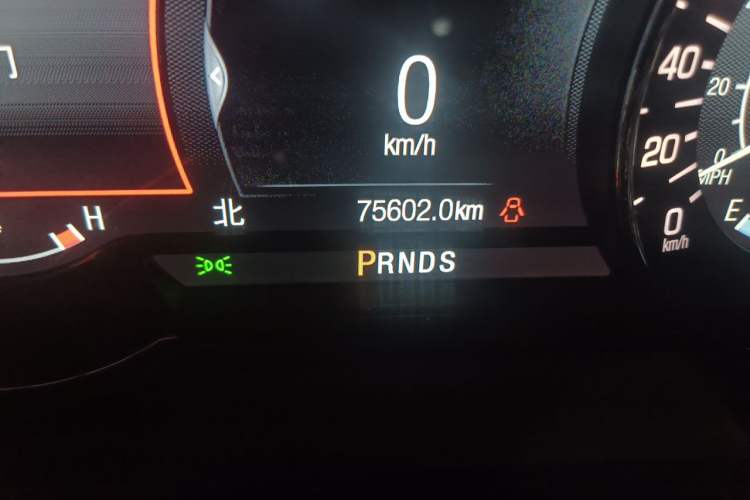 Used Lincoln MKZ 2018 2.0T Premium Edition Odometer Close Up