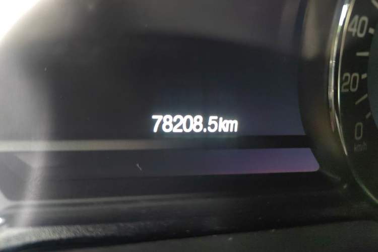 Used Lincoln MKZ 2018 2.0T Premium Edition Odometer Close Up