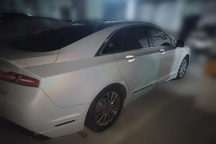 Used Lincoln MKZ 2018 2.0T Premium Edition Rear Right 45 Deg