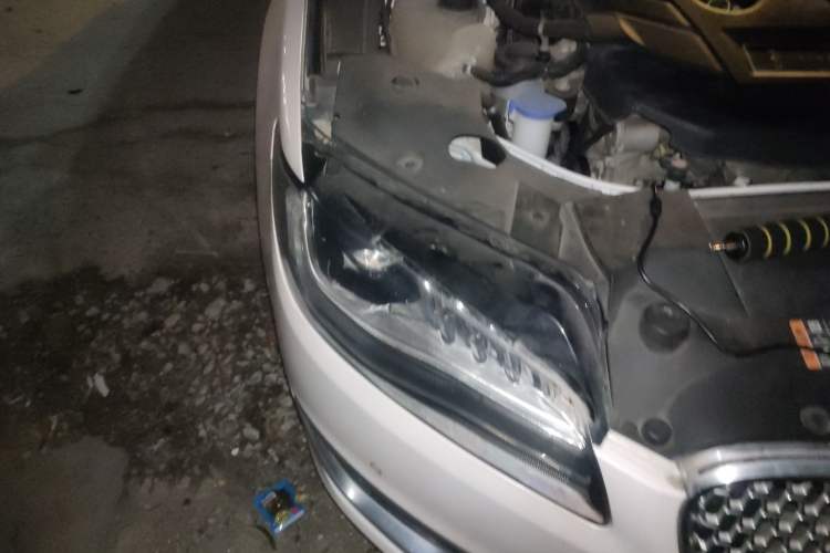 Used Lincoln MKZ 2018 2.0T Premium Edition Right Front Headlight