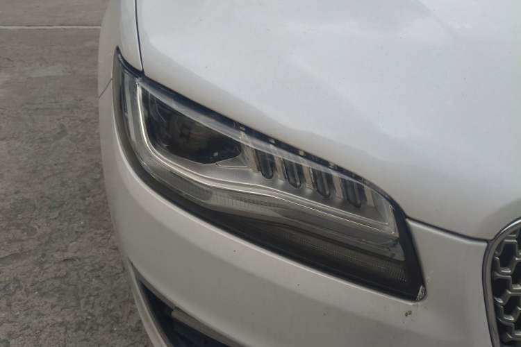 Used Lincoln MKZ 2018 2.0T Premium Edition Right Front Headlight