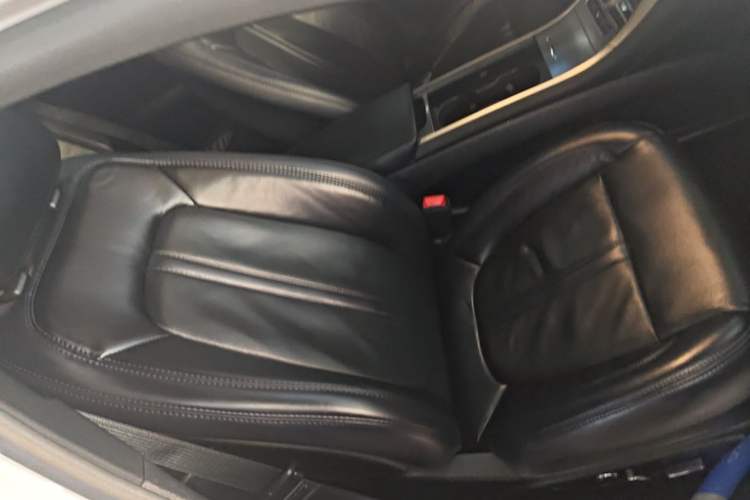 Used Lincoln MKZ 2018 2.0T Luxury Edition Right Front Seat