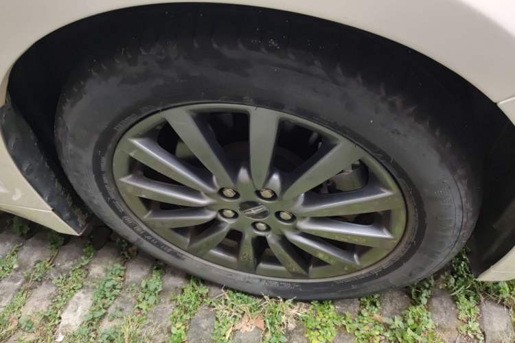 Used Lincoln MKZ 2018 2.0T Premium Edition Right Front Wheel Hub