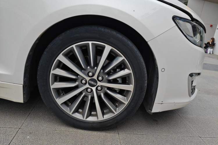 Used Lincoln MKZ 2018 2.0T Luxury Edition Right Front Wheel Hub