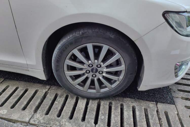 Used Lincoln MKZ 2018 2.0T Zunyue Edition Right Front Wheel Hub