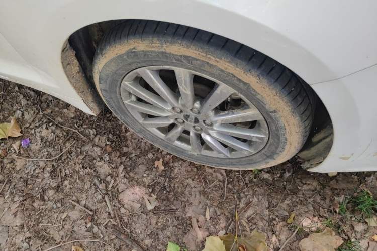 Used Lincoln MKZ 2018 2.0T Premium Edition Right Front Wheel Hub
