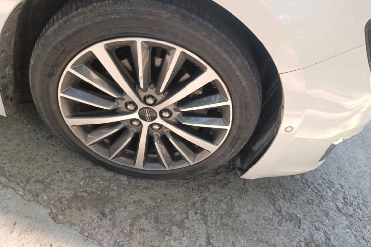 Used Lincoln MKZ 2018 2.0T Luxury Edition Right Front Wheel Hub