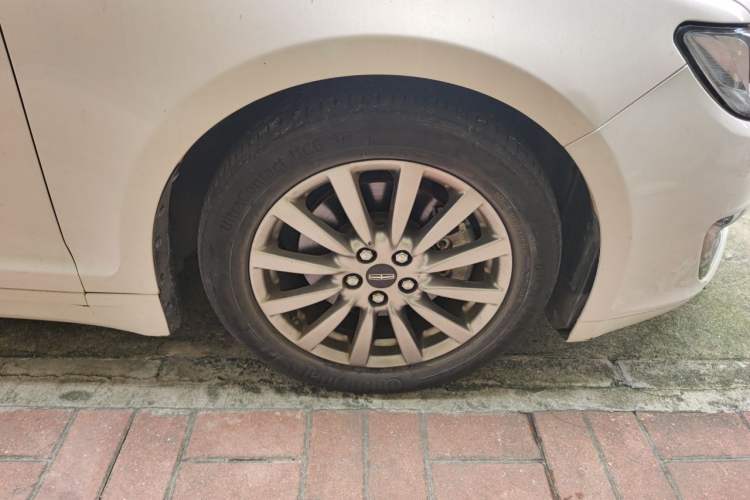 Used Lincoln MKZ 2018 2.0T Premium Edition Right Front Wheel Hub