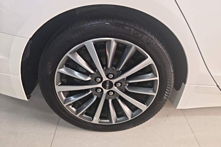Used Lincoln MKZ 2018 2.0T Luxury Edition Right Rear Wheel Hub