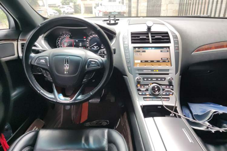Used Lincoln MKZ 2018 2.0T Premium Edition Steering Wheel