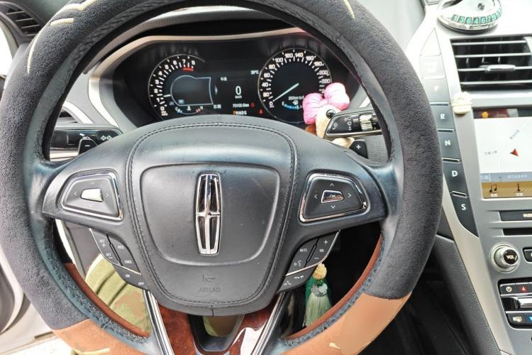 Used Lincoln MKZ 2018 2.0T Luxury Edition Steering Wheel