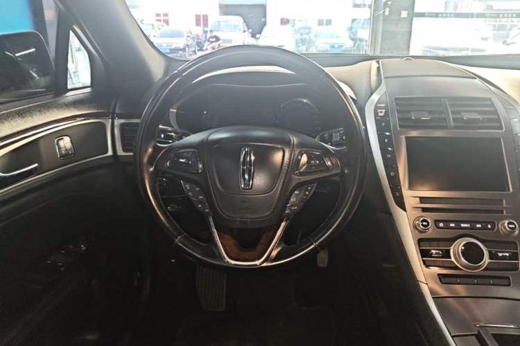 Used Lincoln MKZ 2018 2.0T Luxury Edition Steering Wheel