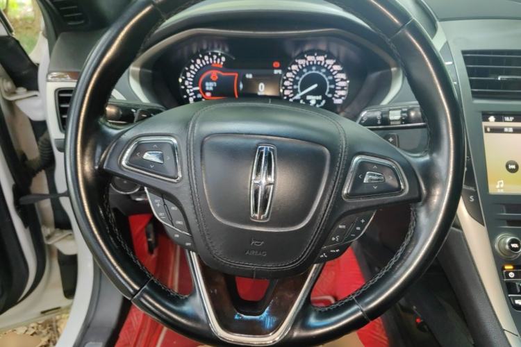 Used Lincoln MKZ 2018 2.0T Premium Edition Steering Wheel