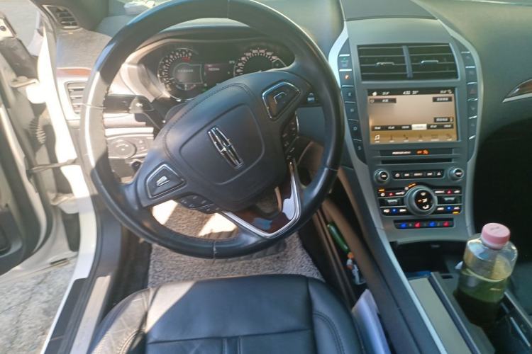 Used Lincoln MKZ 2018 2.0T Luxury Edition Steering Wheel