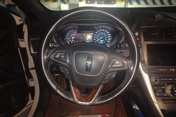 Used Lincoln MKZ 2018 2.0T Premium Edition Steering Wheel