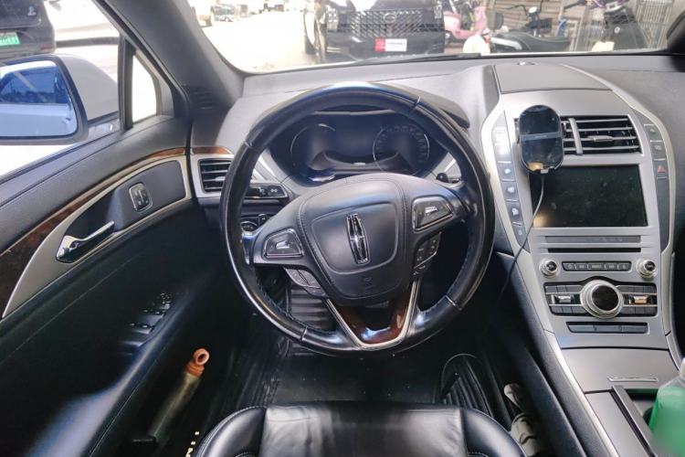 Used Lincoln MKZ 2018 2.0T Premium Edition Steering Wheel