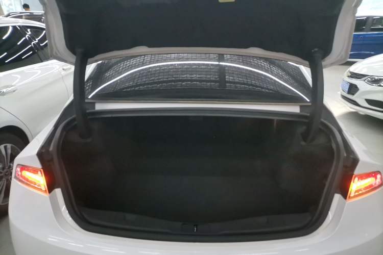 Used Lincoln MKZ 2018 2.0T Premium Edition Trunk
