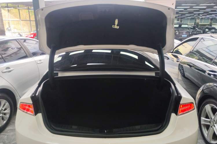 Used Lincoln MKZ 2018 2.0T Premium Edition Trunk
