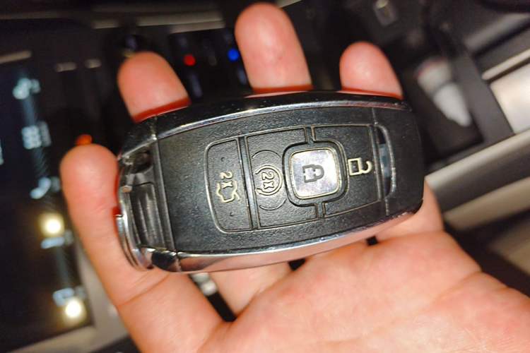 Used Lincoln MKZ 2018 2.0T Premium Edition Vehicle Key