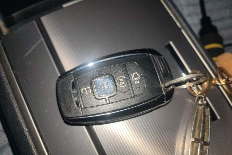 Used Lincoln MKZ 2018 2.0T Premium Edition Vehicle Key