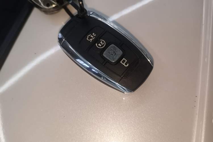 Used Lincoln MKZ 2018 2.0T Premium Edition Vehicle Key