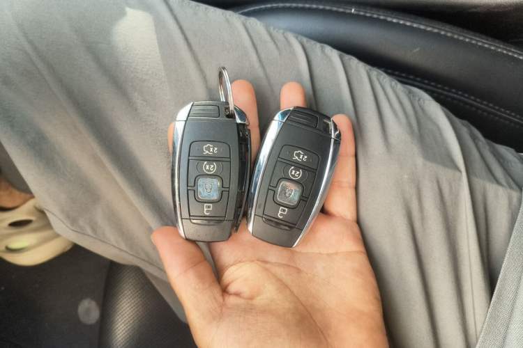 Used Lincoln MKZ 2018 2.0H Hybrid Deluxe Edition Vehicle Key