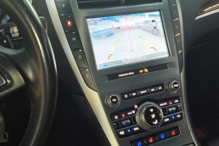 Used Lincoln MKZ 2019 2.0T Luxury Edition China VI Standard Audio And AC Panel
