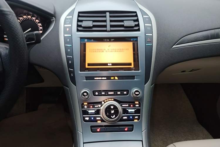 Used Lincoln MKZ 2019 2.0T Luxury Edition China VI Audio And AC Panel