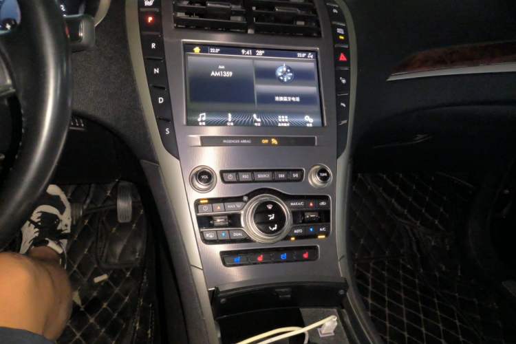 Used Lincoln MKZ 2019 2.0T Luxury Edition China VI Audio And AC Panel
