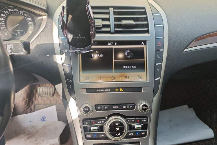Used Lincoln MKZ 2019 2.0T Luxury Edition China VI Standard Audio And AC Panel